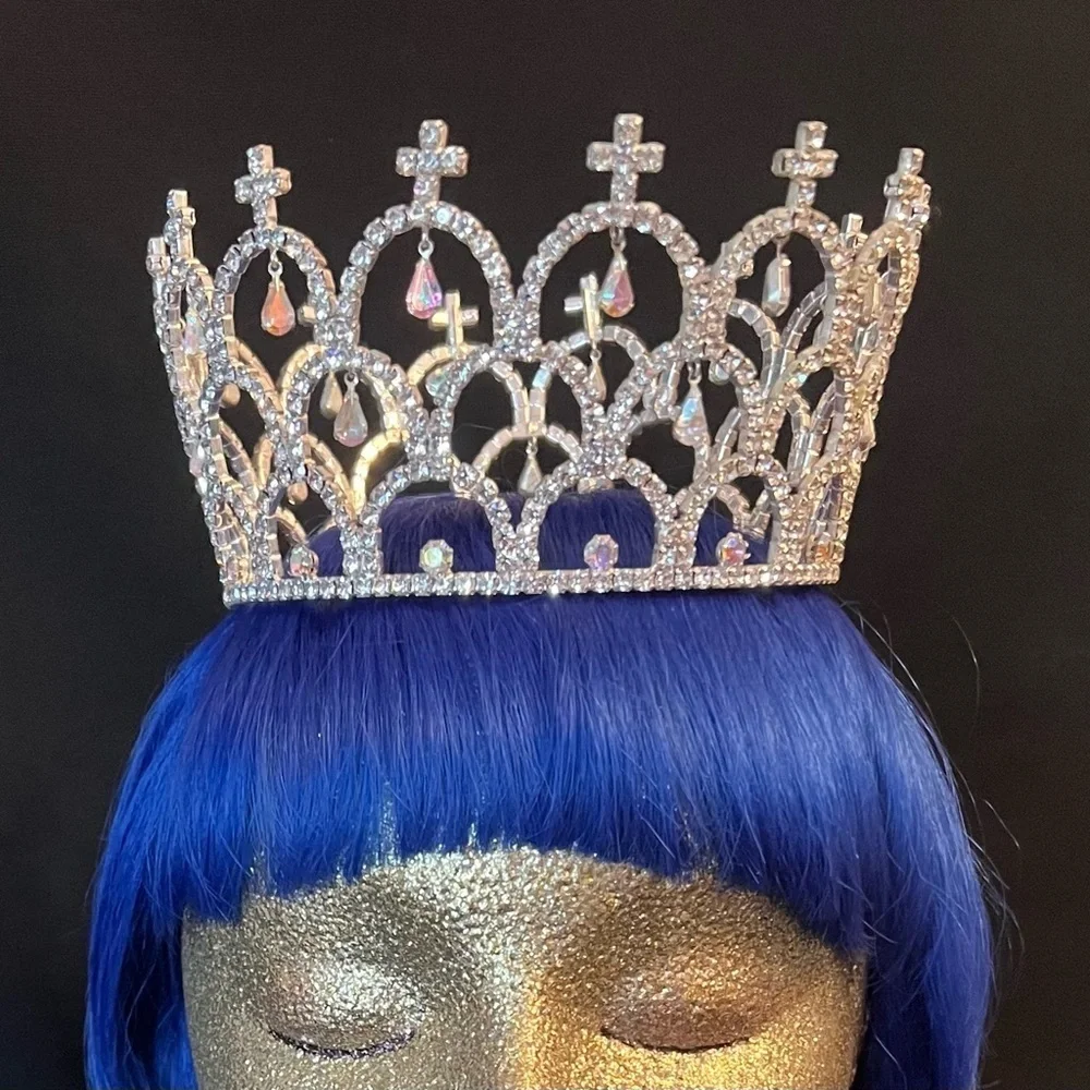 Exquisite Vintage Silver Crown with Luminescent Teardrop Crystal Embellishments
